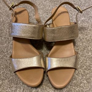 Ugg like new wedge sandals